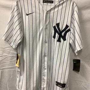 Genuine Merchandise Mens White Starter New York Yankees Jersey Shirt Size M